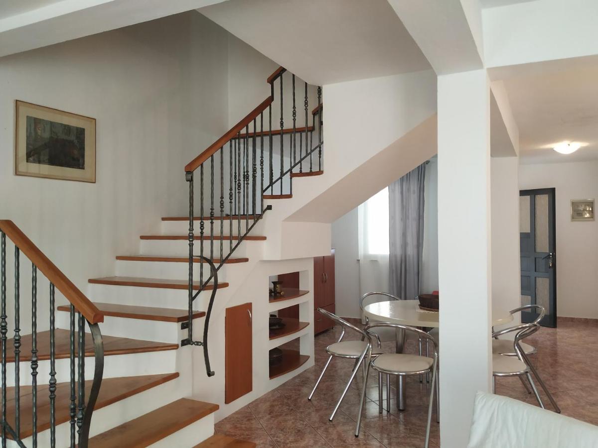 Apartmani Deleut Novi Vinodolski Buitenkant foto