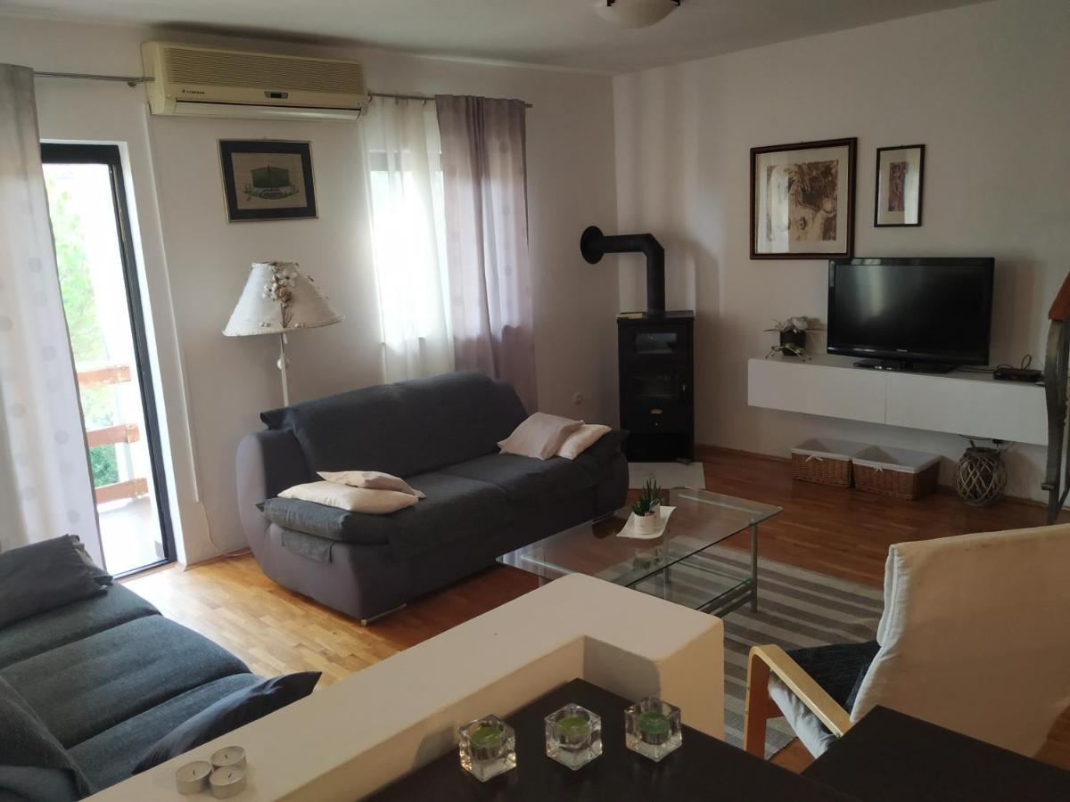 Apartmani Deleut Novi Vinodolski Buitenkant foto