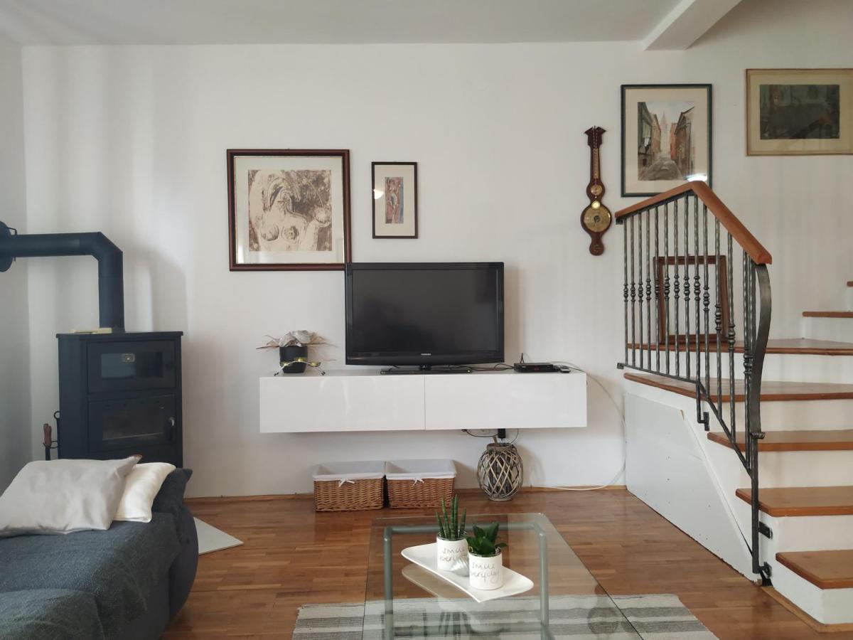 Apartmani Deleut Novi Vinodolski Buitenkant foto