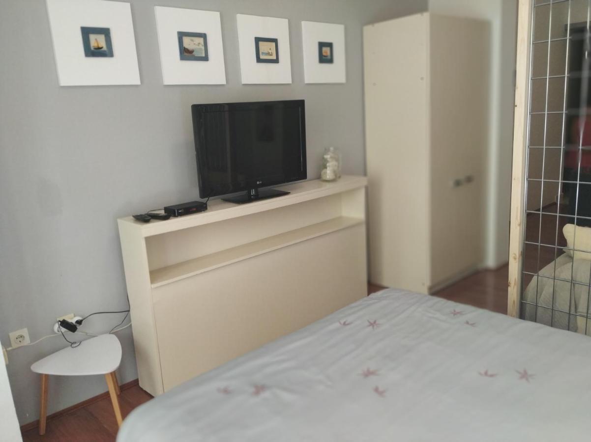 Apartmani Deleut Novi Vinodolski Buitenkant foto