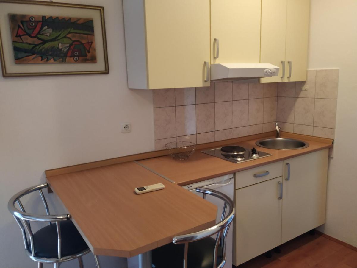 Apartmani Deleut Novi Vinodolski Buitenkant foto