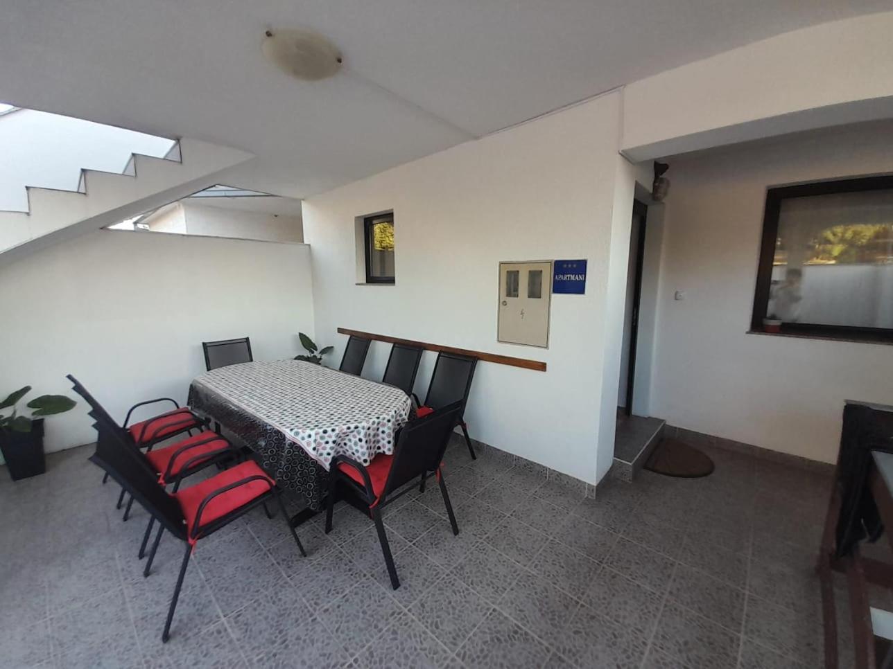 Apartmani Deleut Novi Vinodolski Buitenkant foto