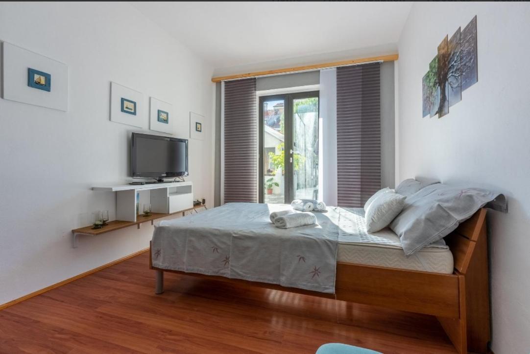 Apartmani Deleut Novi Vinodolski Buitenkant foto