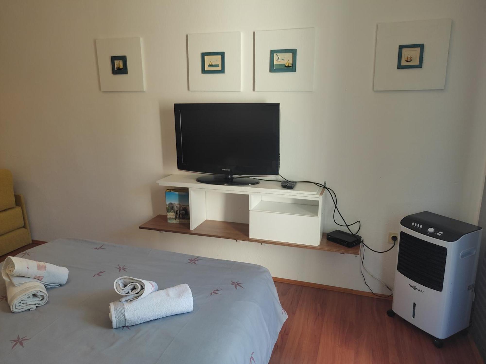 Apartmani Deleut Novi Vinodolski Buitenkant foto