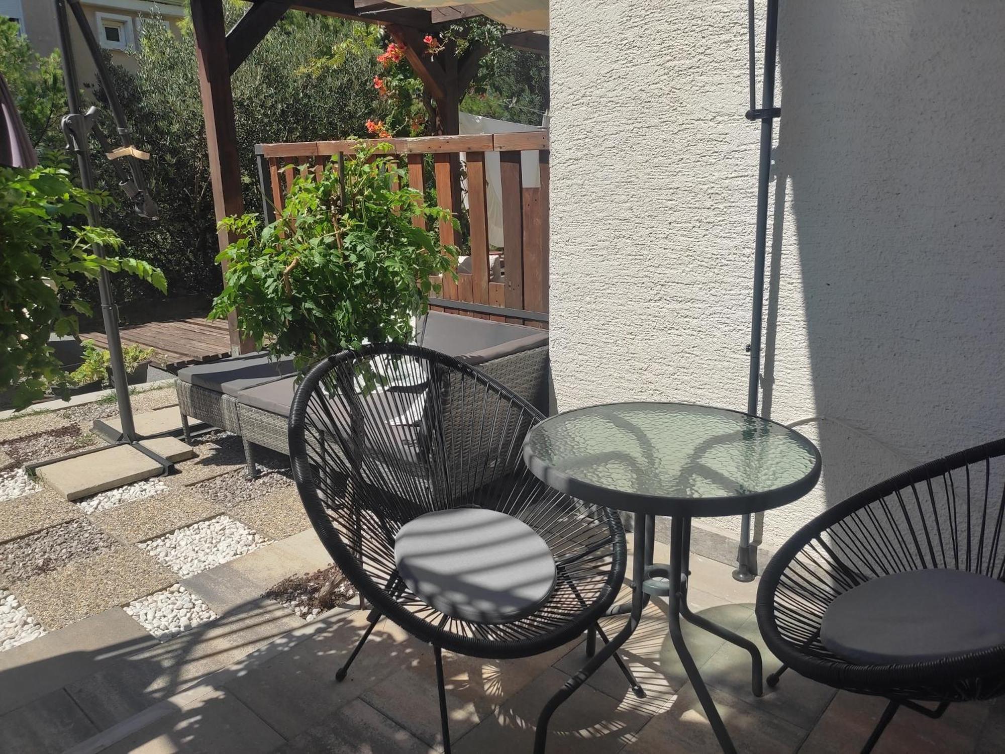 Apartmani Deleut Novi Vinodolski Buitenkant foto