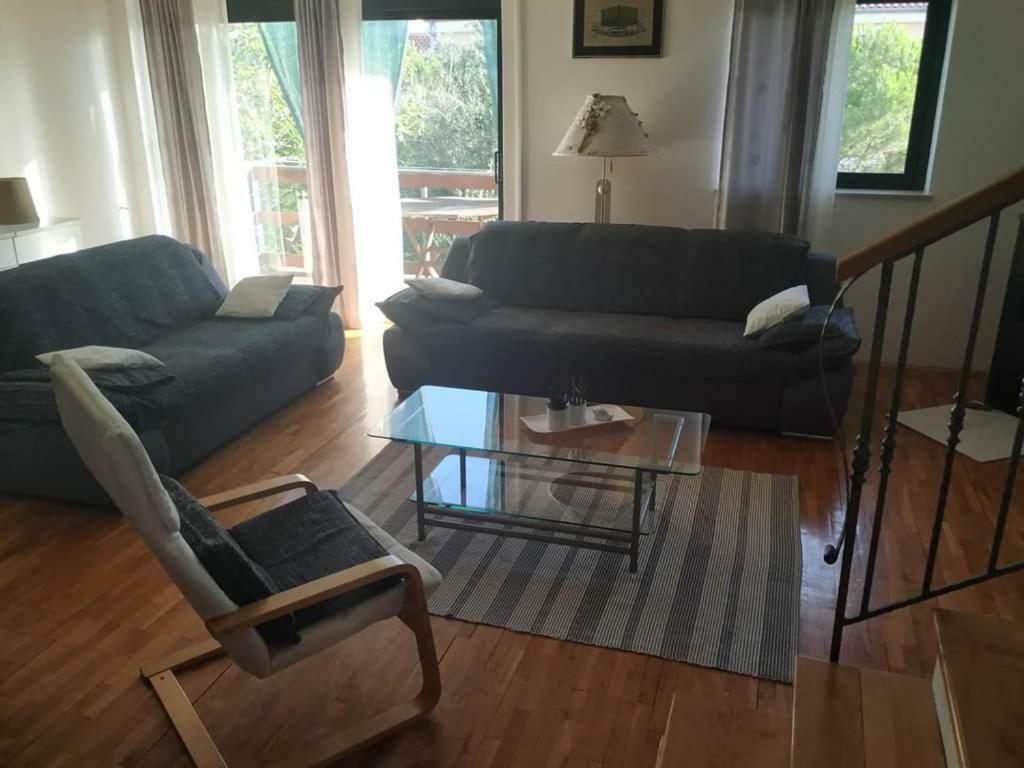 Apartmani Deleut Novi Vinodolski Buitenkant foto