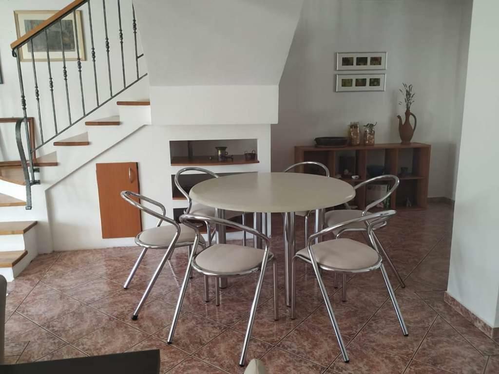 Apartmani Deleut Novi Vinodolski Buitenkant foto
